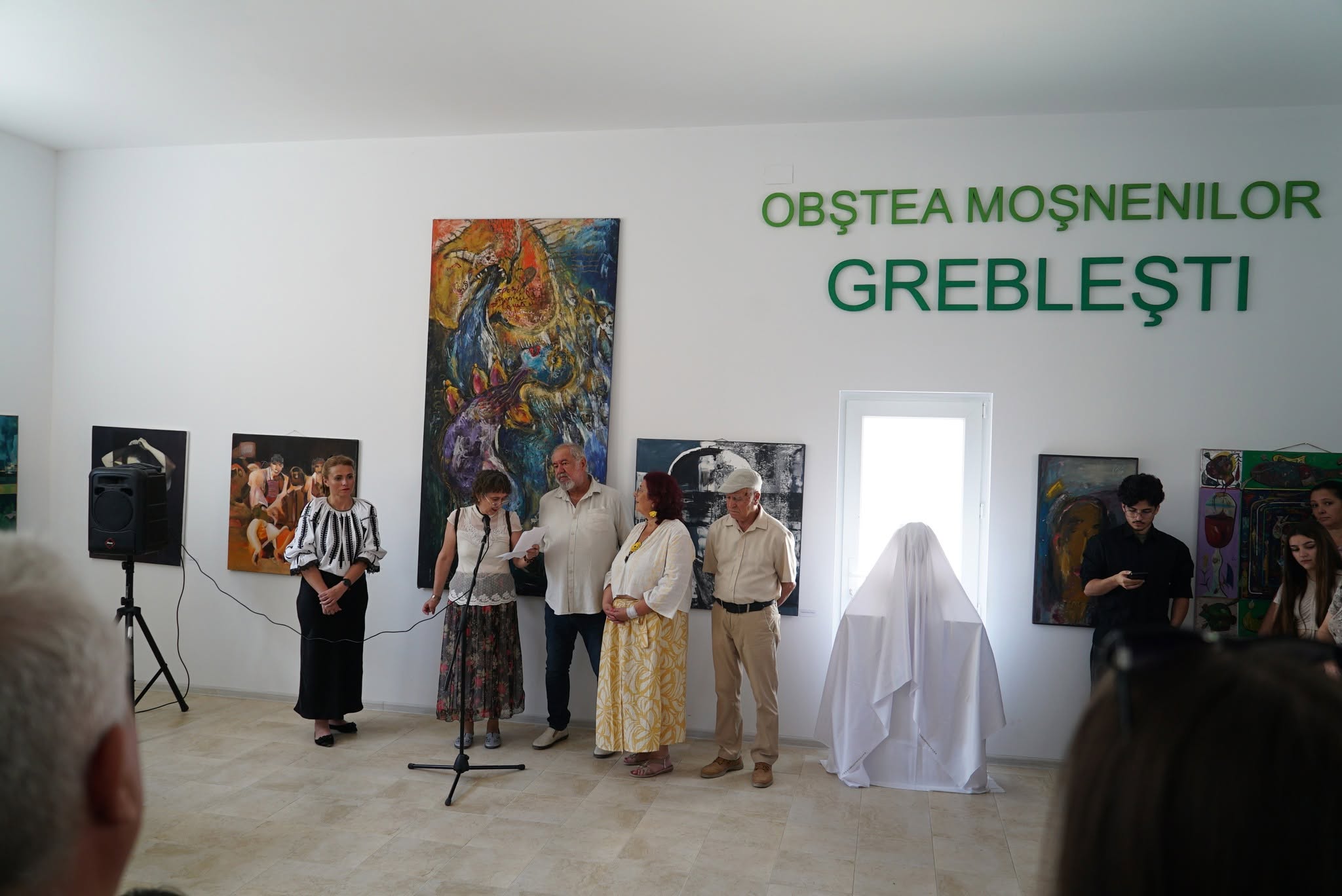 🇷🇴 „Acasă – La noi la Greblești” 2026: Ediția a IV-a a festivalului de artă și cultură românească a transformat satul din Țara Loviștei într-un centru cultural viu. Pictori, sculptori, muzicieni, scriitori și jurnaliști s-au întâlnit cu publicul într-o explozie de creativitate și pasiune