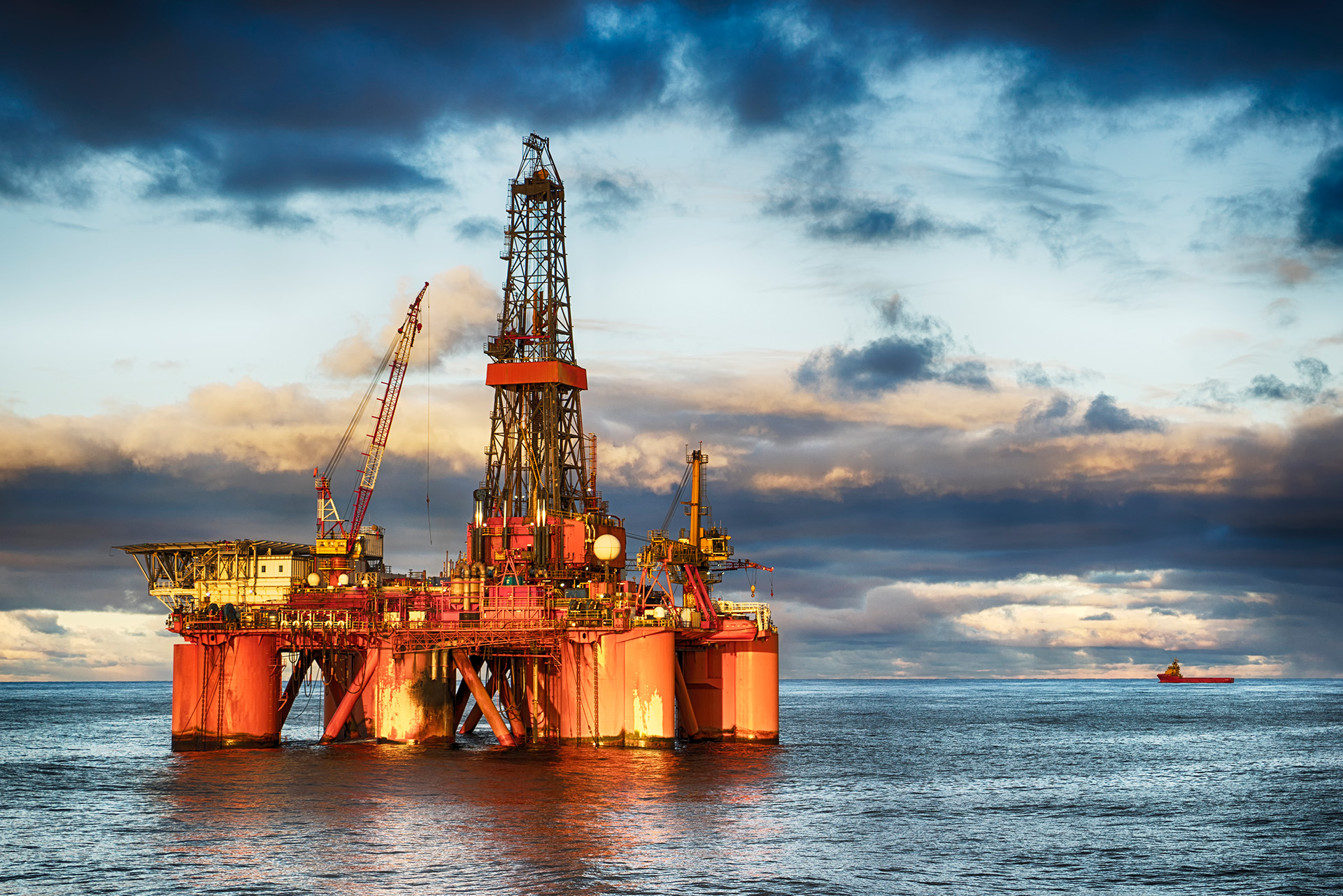 🇷🇴 Alarm in de Zwarte Zee: een mariene drone geladen met explosieven, gericht op het Neptun Deep Platform, werd neergeschoten door een Roemeense F-16. Minister Miruta: “Niet van Oekraïense afkomst”